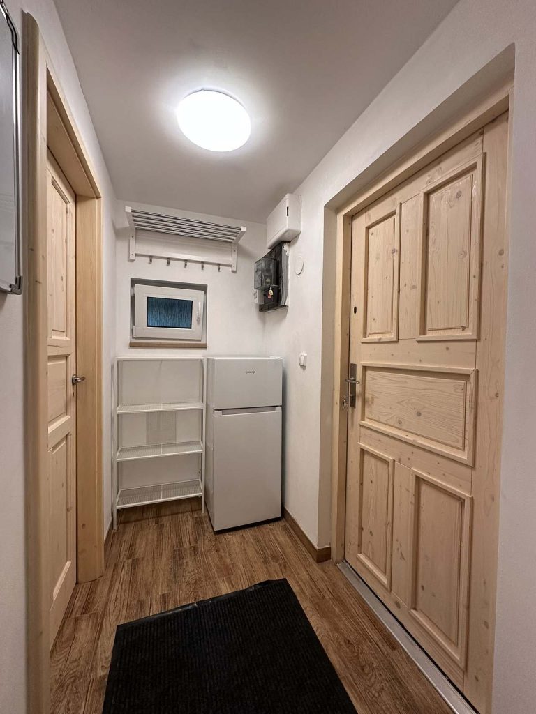 8cbd9937-6025-4a32-b6df-50bcb4a9352b-1-102-o-ed8f-926812