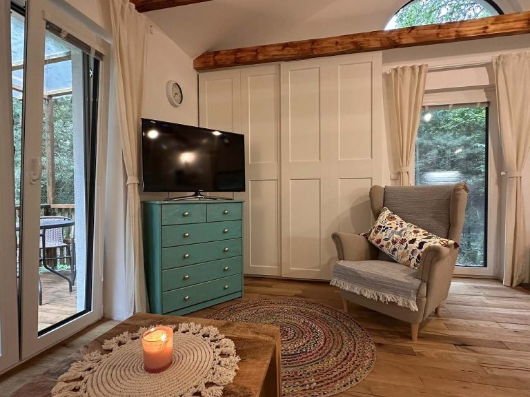 b7c10b78-171b-4b0f-b53d-30127bb8c3e6-1-102-o-4dde-926809